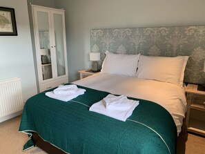Artists' Cottage | Egyptian cotton sheets, premium bedding, Tempur-Pedic beds - Artists' Cottages (Harrogate)