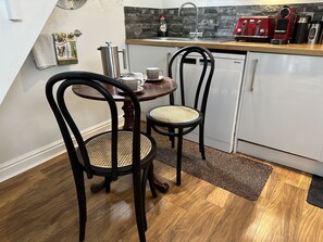 Artists' Loft Hornbeam Park | Living area | 24-inch flat-screen TV with cable channels, Smart TV, fireplace - Artists' Cottages (Harrogate)