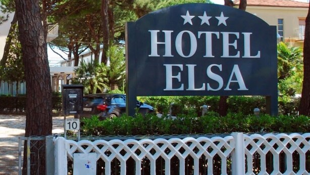 A sign for HOTEL ELSA with a decorative fence in front. - Elsa (Cervia)