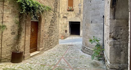 Charming Medieval Townhouse with Breathtaking Views in the historic centre Todi