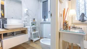 Design-Doppelzimmer, 1 Doppelbett, Nichtraucher, mit Bad | Badezimmer