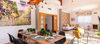 Villa Wine Experience Salou Center with Private pool, Bbq, Spa, Cellar and Games