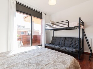 5 chambres, fer et planche à repasser, accès Internet, draps fournis