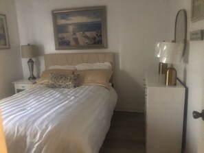2 chambres, fer et planche à repasser, accès au Wi-Fi (inclus)