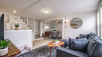 Älytelevisio, Hulu, kirjoja, suoratoistopalvelut