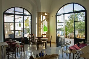 Desayuno bufé gratuito y diario