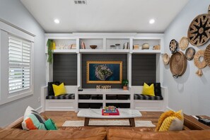 Älytelevisio, Netflix, kirjoja, suoratoistopalvelut