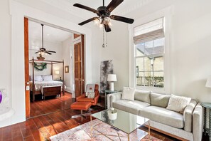 1 bedroom, iron/ironing board, free WiFi, bed sheets - New Orleans charm with Gated Parking! (New Orleans)