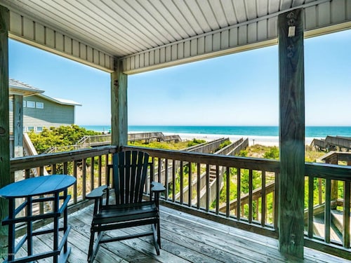 Oceanfront Paradise - Private Beach Access, Outdoor Showers & Covered Decks
