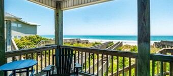 Oceanfront Paradise - Private Beach Access, Outdoor Showers & Covered Decks