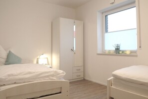 2 bedrooms, iron/ironing board, travel cot, WiFi