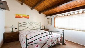 2 bedrooms, iron/ironing board, WiFi, bed sheets -  attic IRIS near the sea and golden beaches (Castellammare del Golfo)