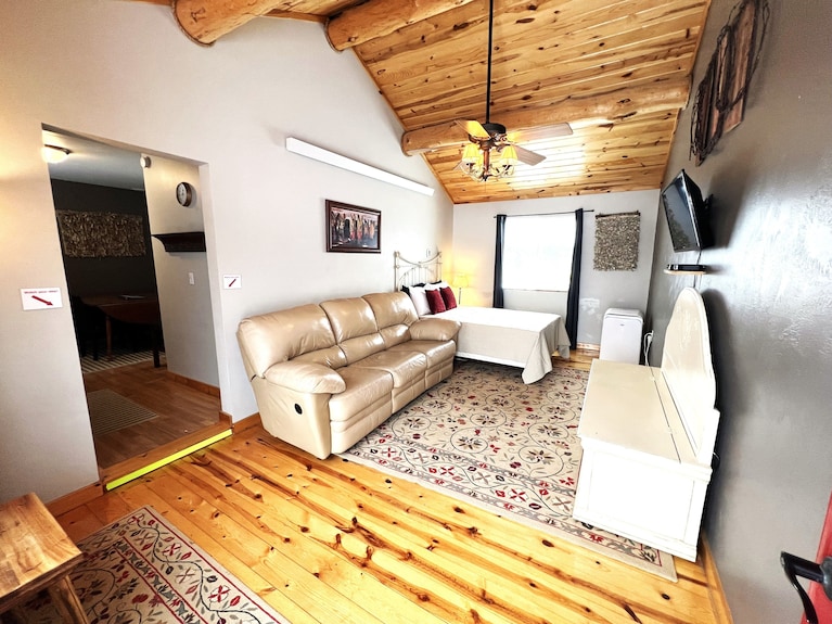 #6 Mustang Cabin At Ponderosa Place - Custer, SD
