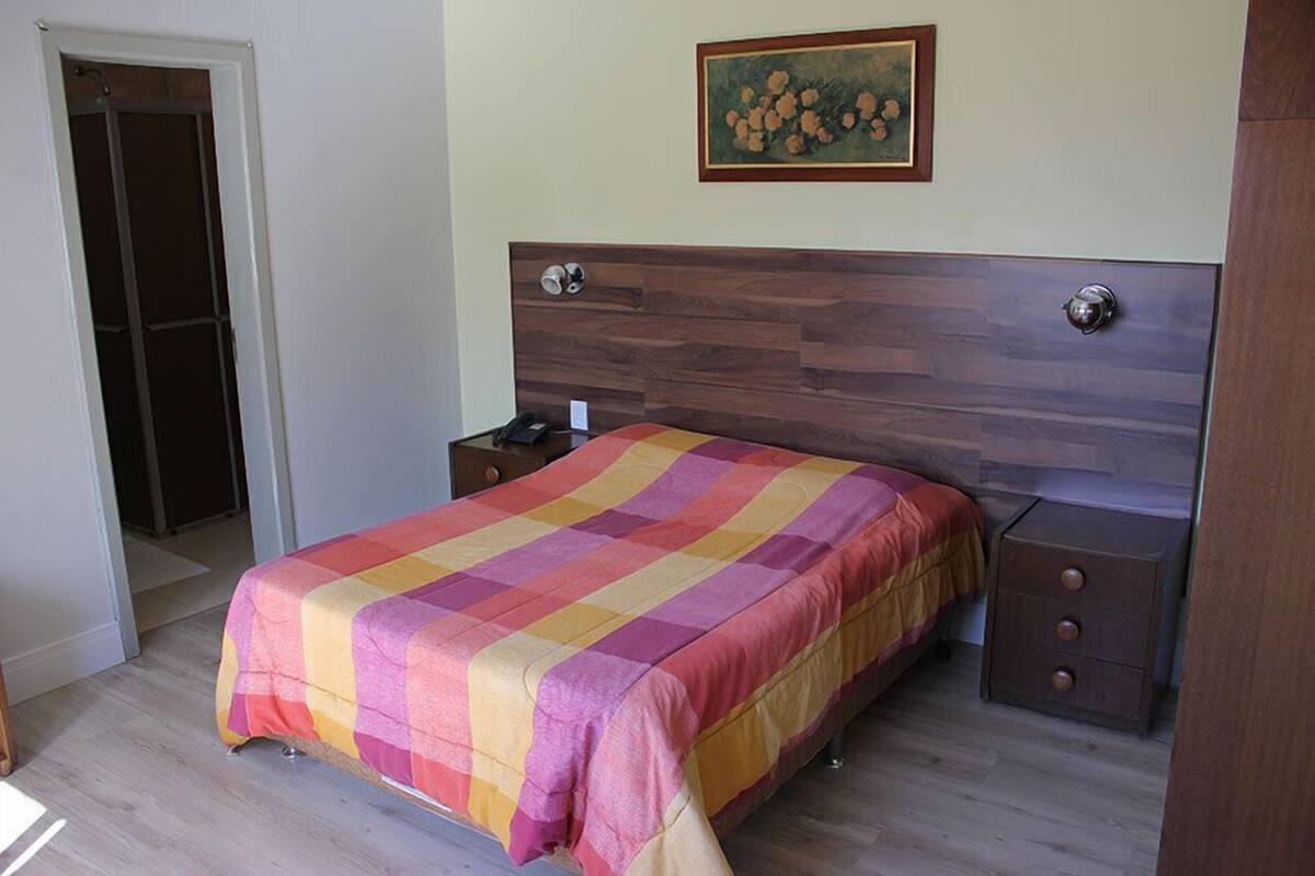 Desk, iron/ironing board, rollaway beds, free WiFi