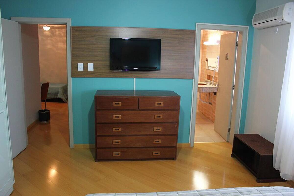 Desk, iron/ironing board, rollaway beds, free WiFi
