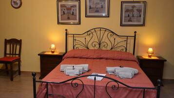 Desk, iron/ironing board, rollaway beds, free WiFi