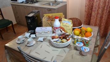 Café da manhã completo grátis todos os dias