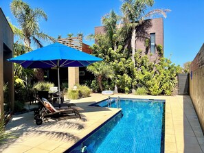 Pool - Pacific Paradise: 3  BR, 1.5  BA House in Torquay, Sleeps 7 (Torquay)