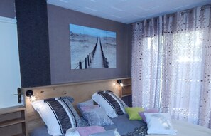 1 bedroom, iron/ironing board, WiFi, bed sheets - R C In a villa - Between the Rhone and the Sea (Port-Saint-Louis-Du-Rhône)