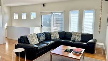 Smart TV, DVD player