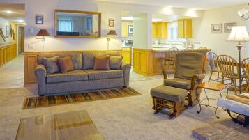 Televisión y chimenea