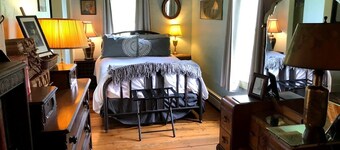 Cabot Cabin on a Quiet County Road