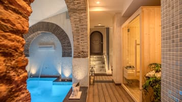 Een sauna, een bubbelbad