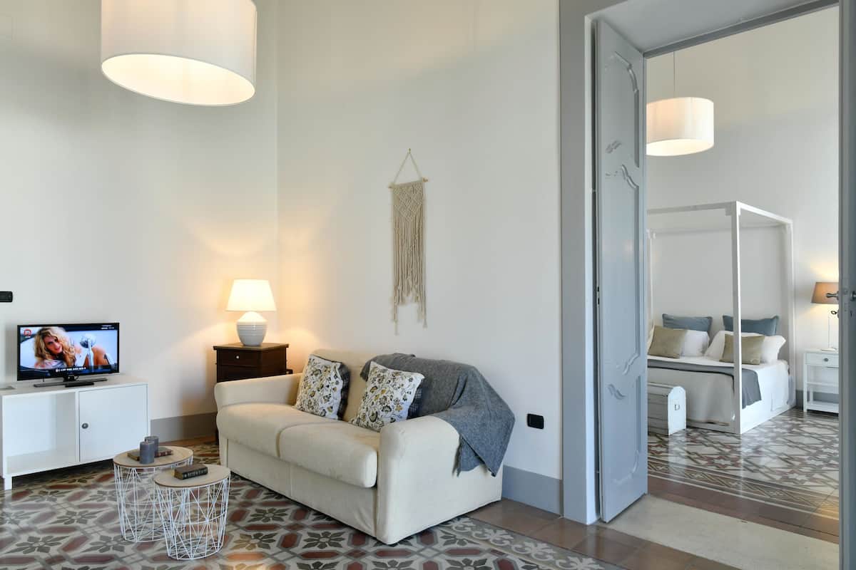 Suite, Garden View