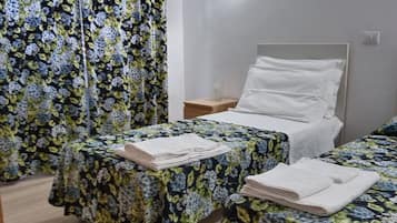 2 slaapkamers, een strijkplank/strijkijzer, gratis wifi, beddengoed