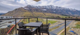 Mur à plafond vue sur la montagne | Balcon privé | Moderne et Immaculée