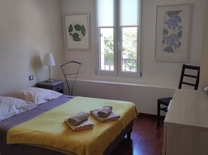 2 chambres, fer et planche à repasser, Wi-Fi gratuit, draps fournis