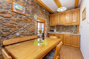 Dining - Rustic holiday house VRH (Vrh)