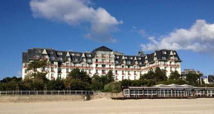 Maison avec jardin, 8 minutes Plage LA BAULE, résidence avec piscine