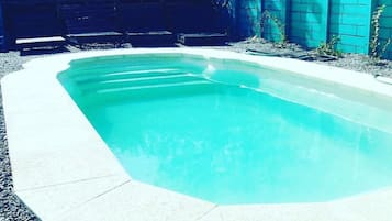 Piscina externa sazonal