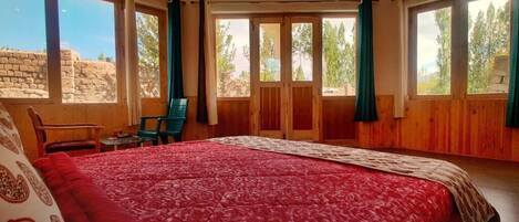 Egyptian cotton sheets, premium bedding, memory-foam beds, in-room safe