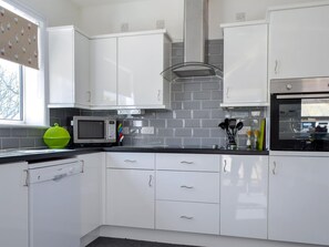 Lavavajillas, periquera y congelador 