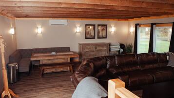 Smart-TV, Bücher, Stereoanlage