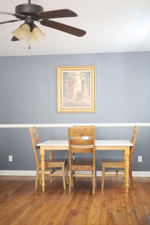 Dining - Spacious 2 Bedroom Home within 8 Minute walk to Downtown Augusta (Augusta)