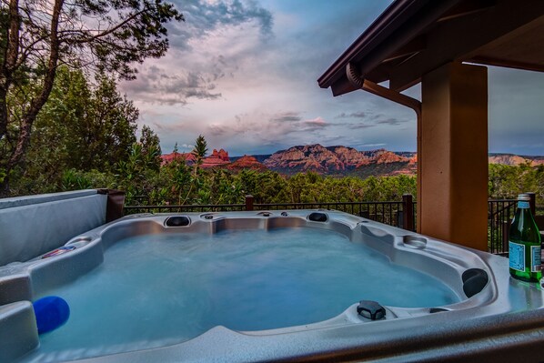 Outdoor spa tub - Dream Estate With Elevated Red Rock Views From Deck & Hot Tub Serene+Backyard Games! (Sedona)