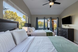 5 bedrooms, desk, travel cot, WiFi