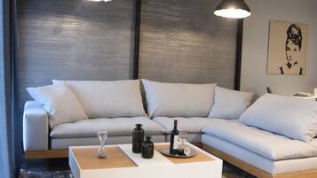 Appartamento Luxury (Comely) | Soggiorno | TV a schermo piatto, impianto stereo