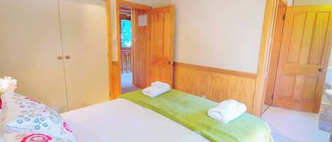 3 habitaciones, tabla de planchar con plancha y wifi gratis