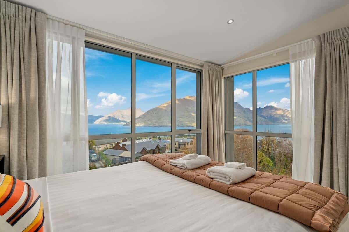 4 makuuhuonetta, silitysrauta/-lauta, ilmainen Wi-Fi, vuodevaatteet