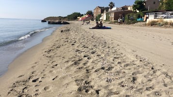 Beach nearby, sun-loungers, beach towels