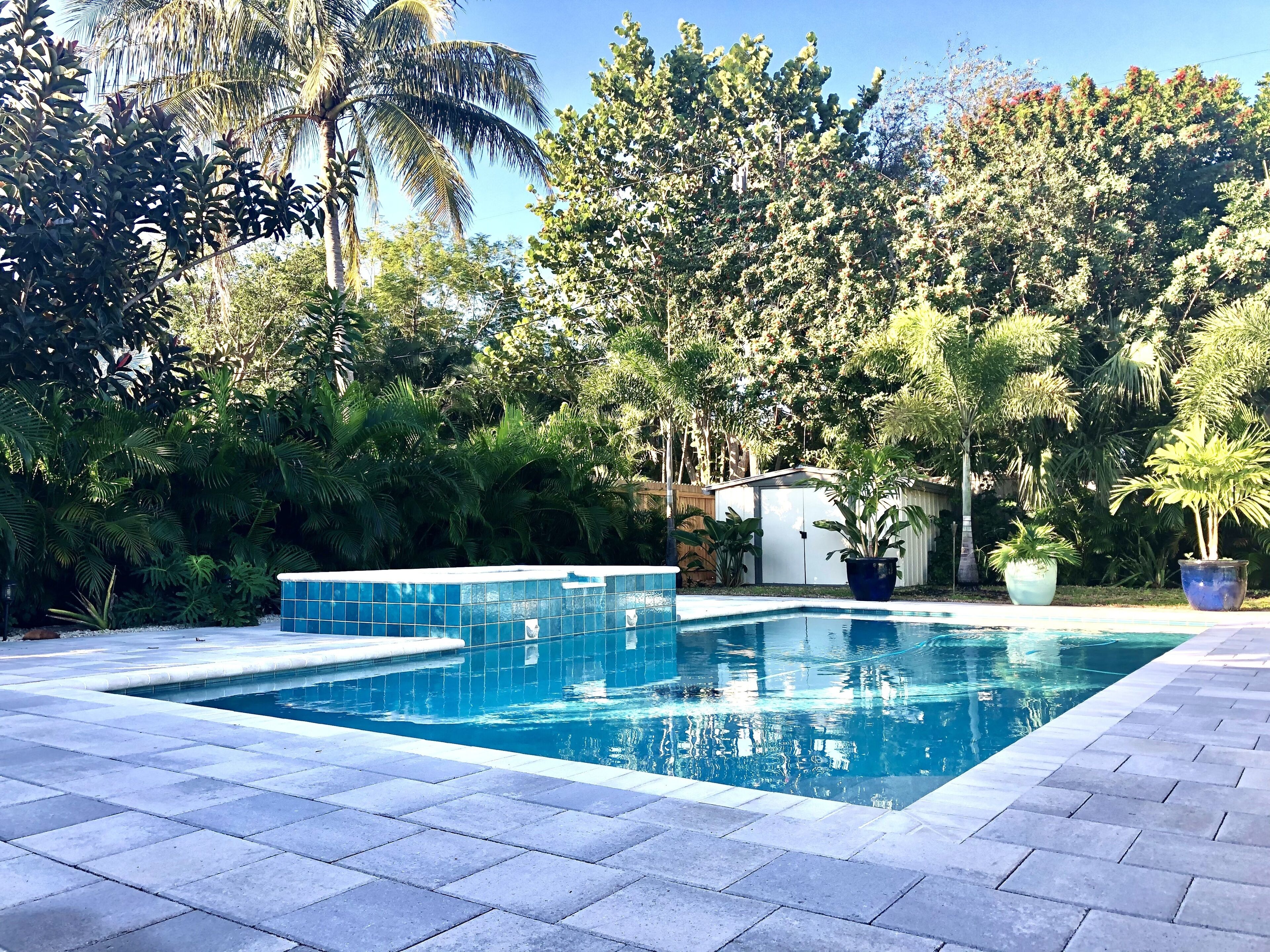 Pompano Beach House 5 min. from the Ocean. Heated salt water pool