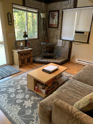 Smart-TV, DVD-Player, Musikbibliothek, Videothek