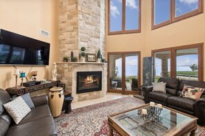 Unclassified image, 3 of 48, button