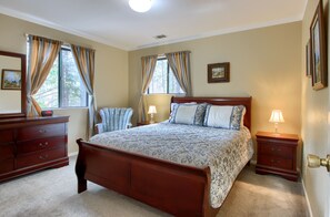 3 bedrooms, iron/ironing board, WiFi, bed sheets