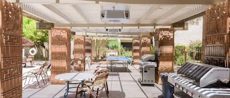 屋外ダイニングエリア