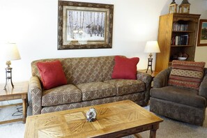 TV, fireplace - June Lake Interlaken 15, Lake Mountain and Views! (June Lake)